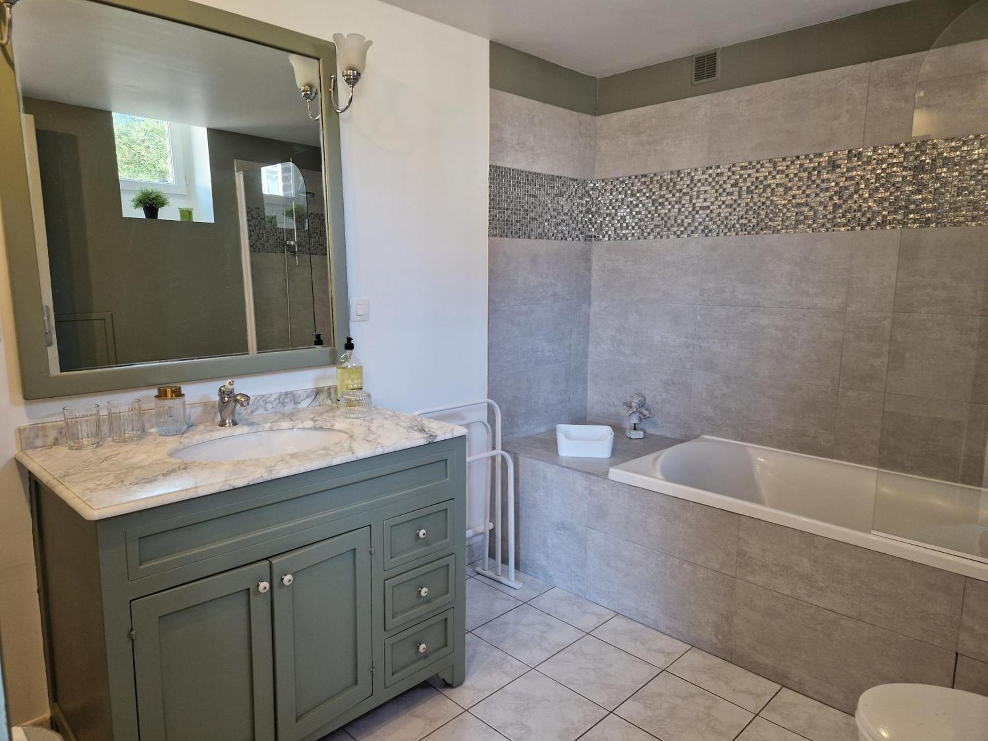 La Cour Apartment องเฟลอร์ ภายนอก รูปภาพ